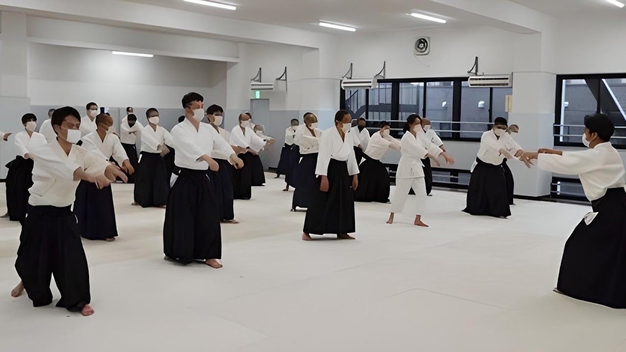 Entrenamiento de Aikido en el Hombu Dojo de Tokio