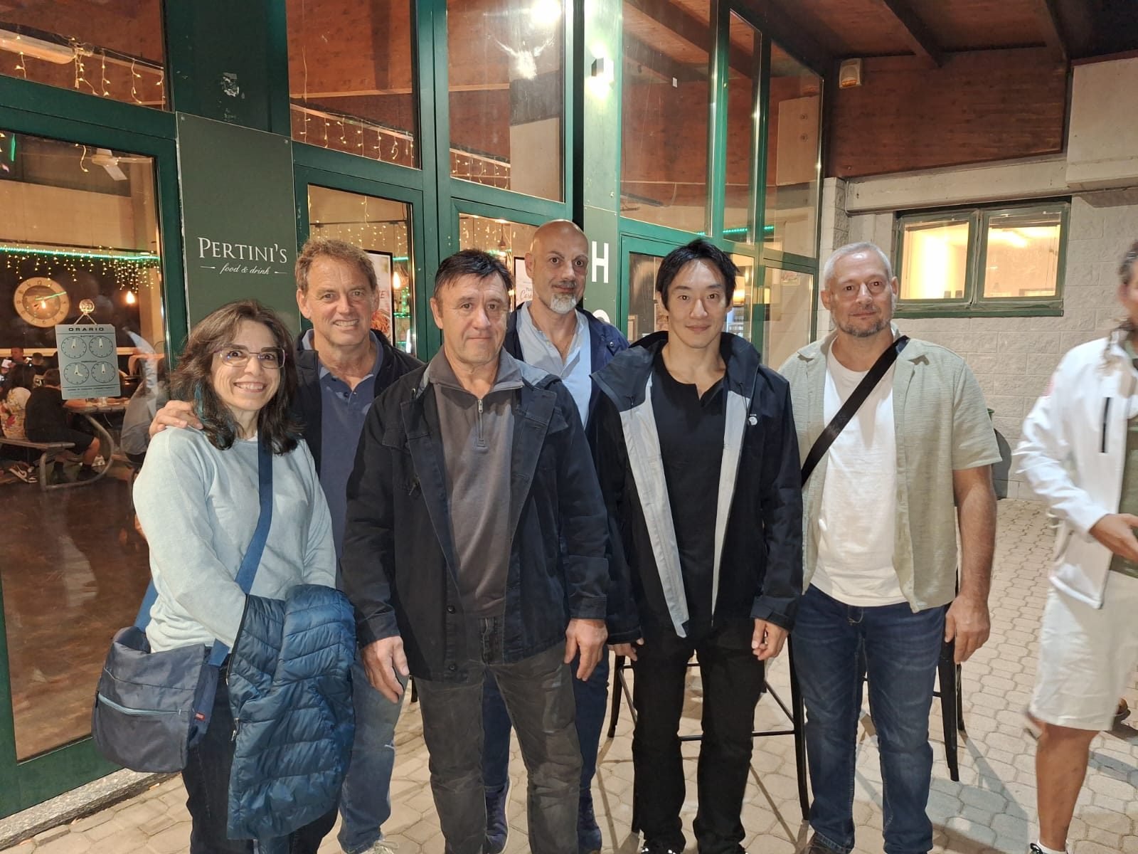 Instructores de Kaika Dojo con Suzuki Shihan después del curso en Milán 2026